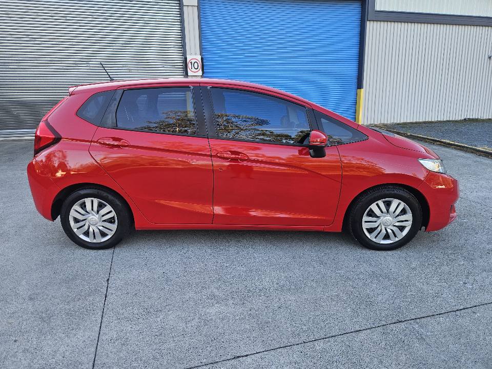 2015 Honda jazz vtec automatic low kms5.jpg